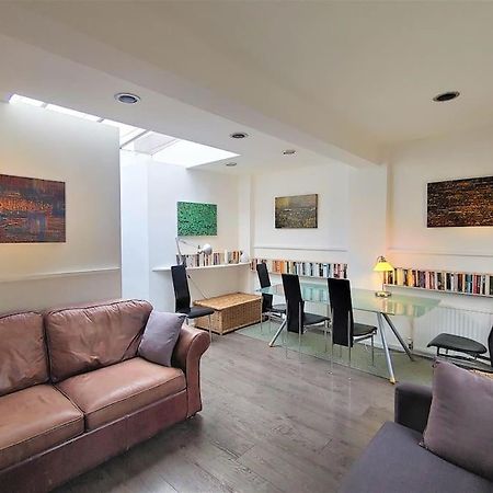 Stylish Apartment Near Carnaby Street, Sleeps 4. London Exterior photo