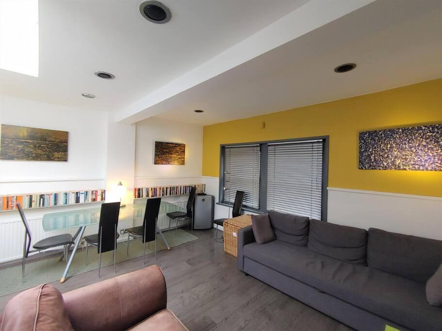 Stylish Apartment Near Carnaby Street, Sleeps 4. London Exterior photo