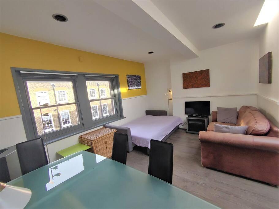 Stylish Apartment Near Carnaby Street, Sleeps 4. London Exterior photo