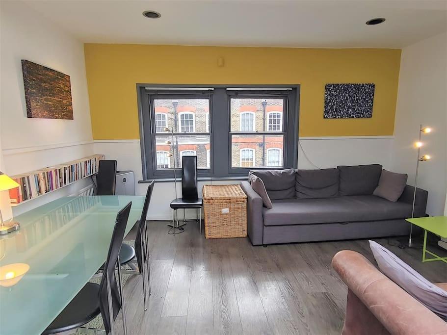 Stylish Apartment Near Carnaby Street, Sleeps 4. London Exterior photo