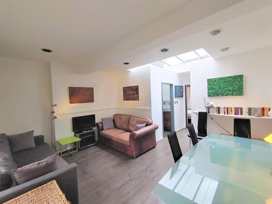 Stylish Apartment Near Carnaby Street, Sleeps 4. London Exterior photo