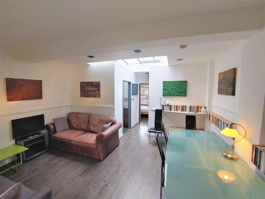 Stylish Apartment Near Carnaby Street, Sleeps 4. London Exterior photo